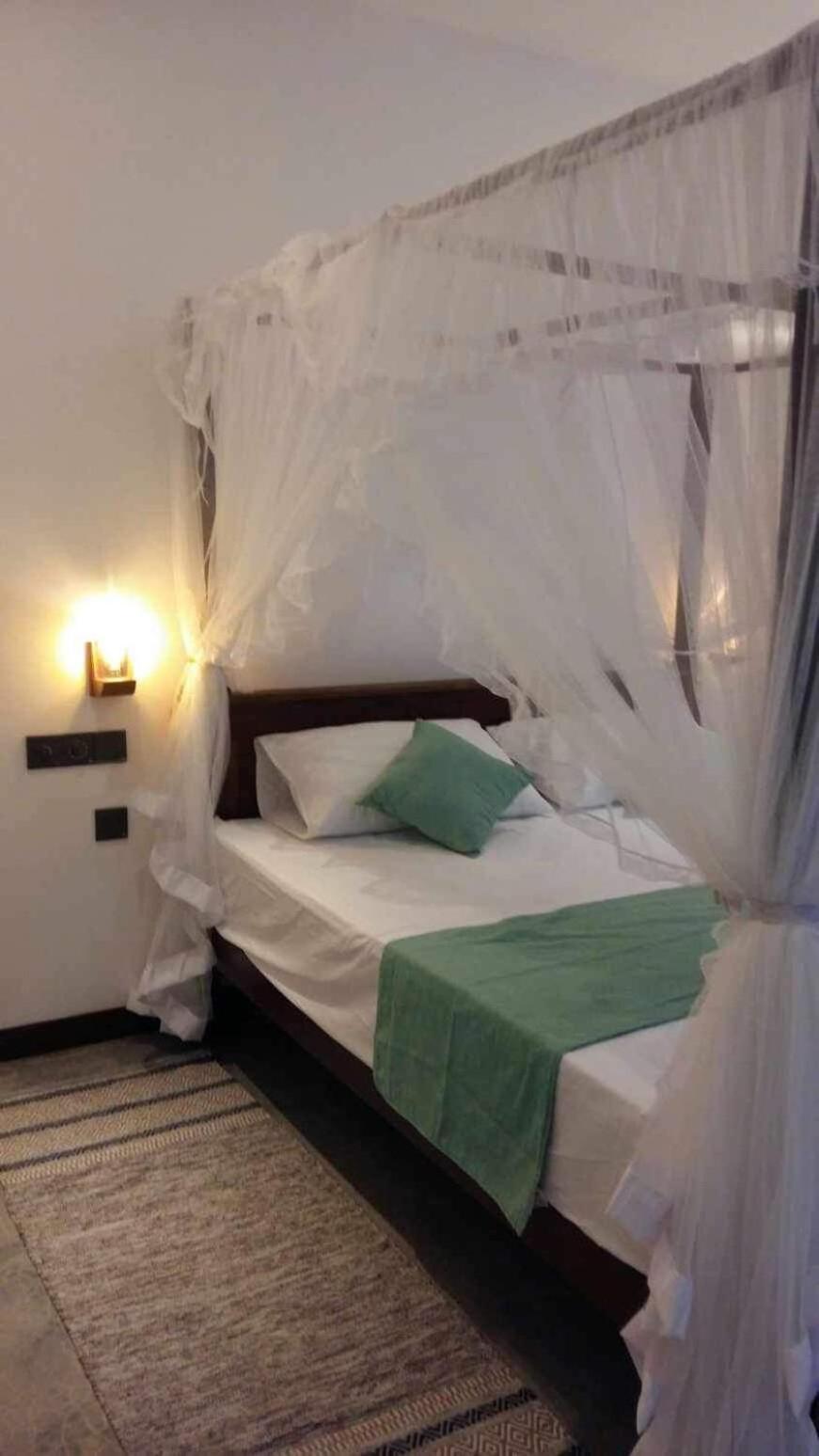 New Ocean Breeze Madiha Hotel Matara Kültér fotó