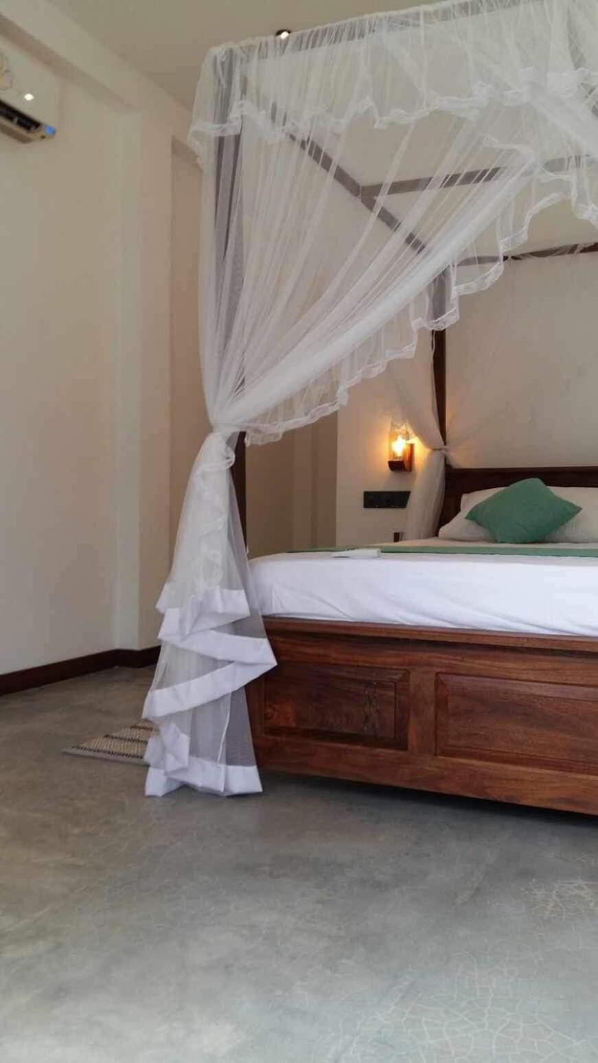 New Ocean Breeze Madiha Hotel Matara Kültér fotó